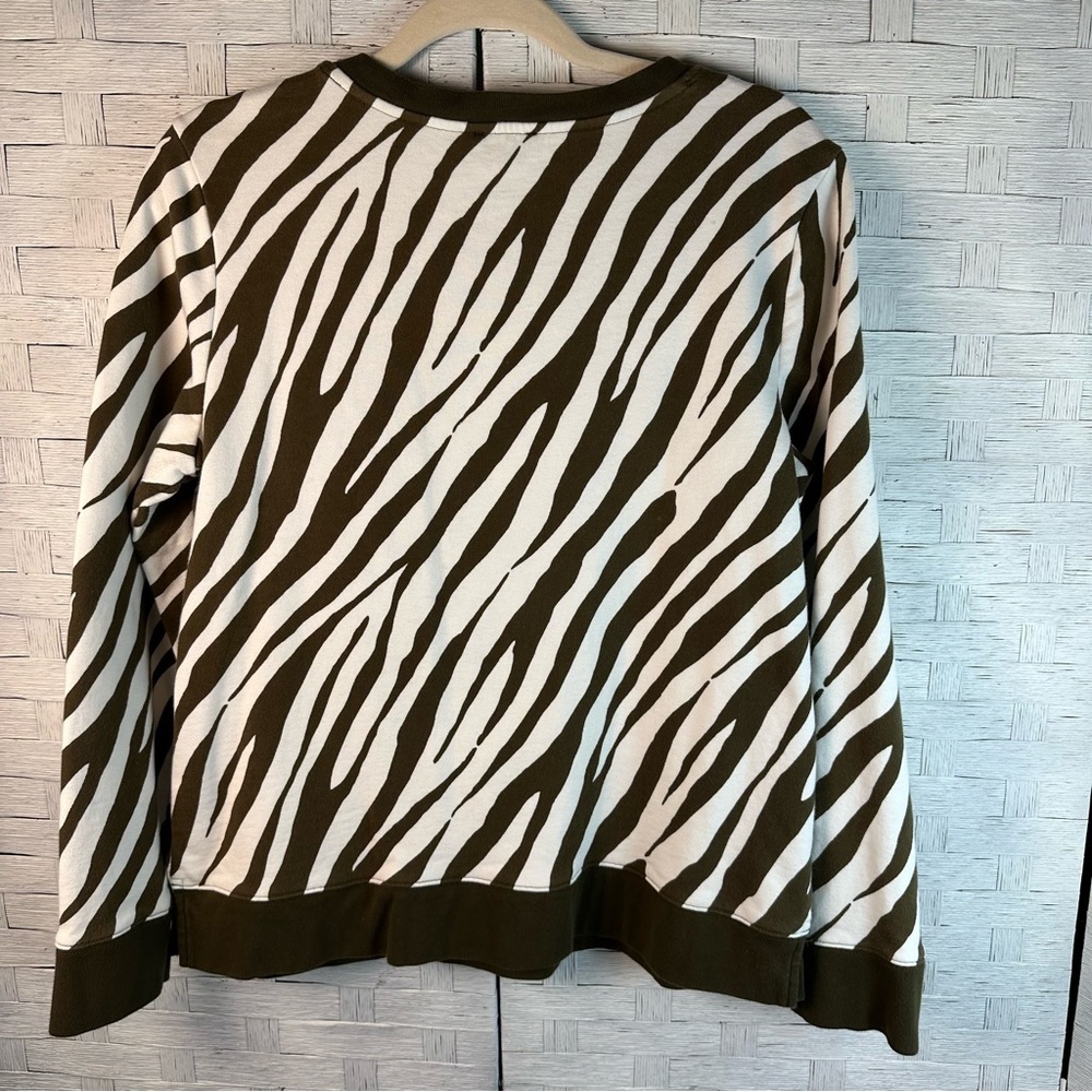 Talbots Womens Sweatshirt Zebra Print button shoulder animal print cozy - Picture 3 of 11